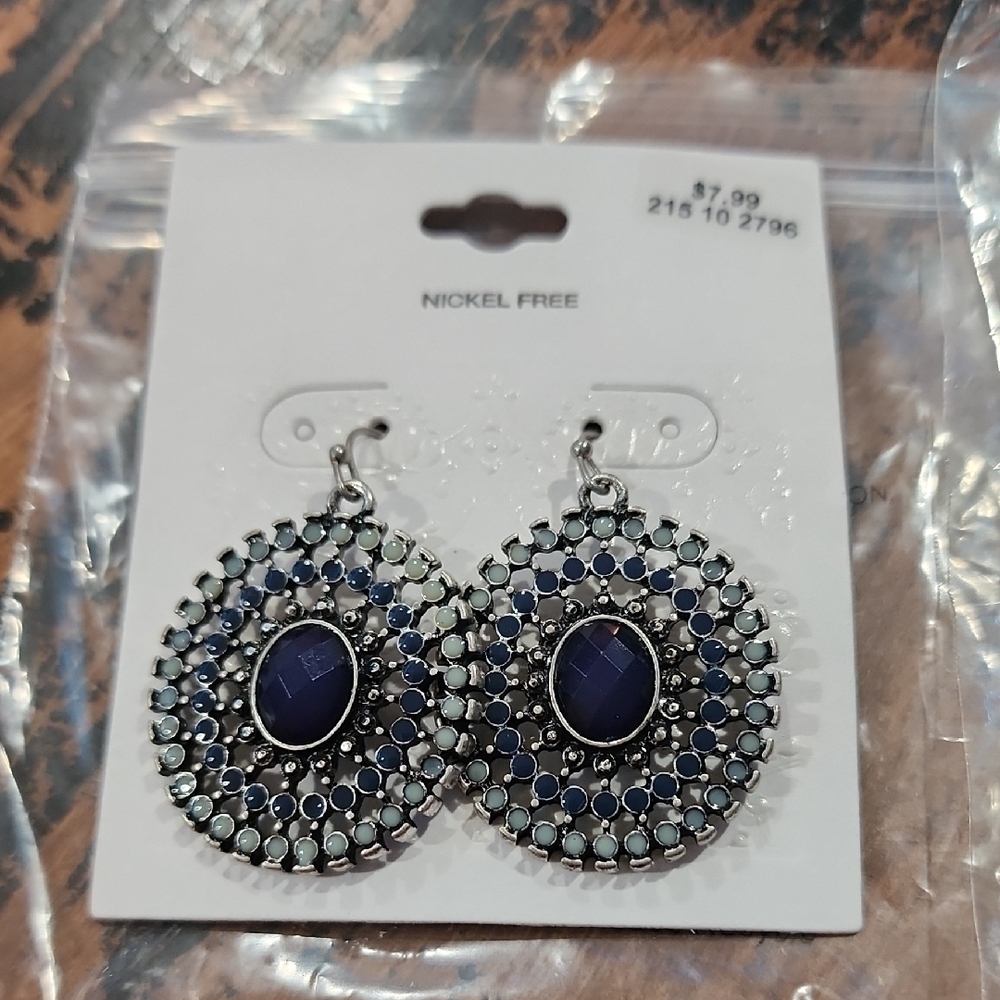 2 For $10 NWT Earrings By a new day - Picture 2 of 3